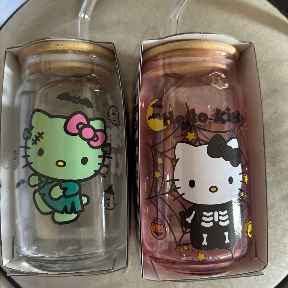 Hello kitty Halloween cups